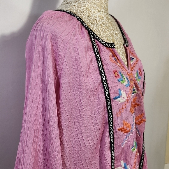 Calessa Tunic Embroidered Jewel Notch Neck Wrist Length Sleeve Pink Pull-On SZ L - Picture 6 of 15